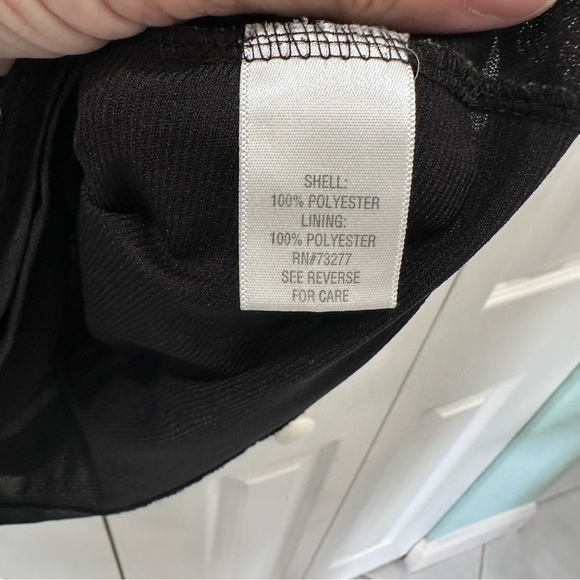 Apt. 9 Black and White Geometric Blouse - Picture 4 of 4